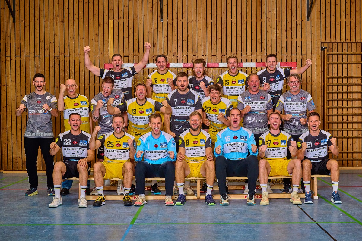 TVK spielt eine Halbzeit überragend – Am Ende gewinnen Knielinger einen Krimi